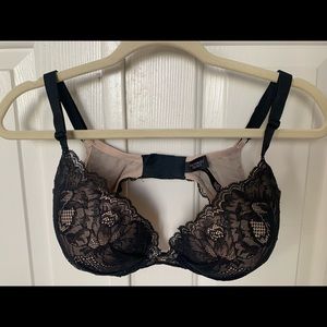 Victoria’s Secret fabulous push-up bra. Size 36DD